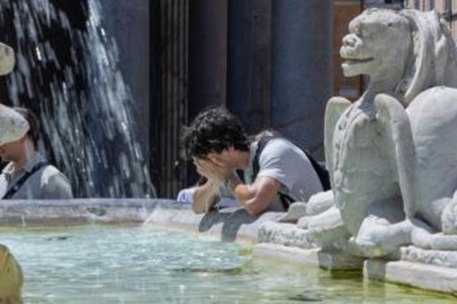 Caldo può dare alla testa, allarme ricoveri per disturbi mentali durante ondate Caldo può dare alla testa, allarme ricoveri per disturbi mentali durante ondate