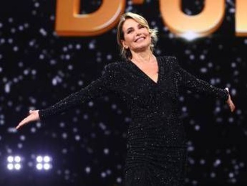 Barbara D'Urso, infortunio alle prove a Ballando con le stelle: debutto a rischio? Barbara D'Urso, infortunio alle prove a Ballando con le stelle: debutto a rischio?