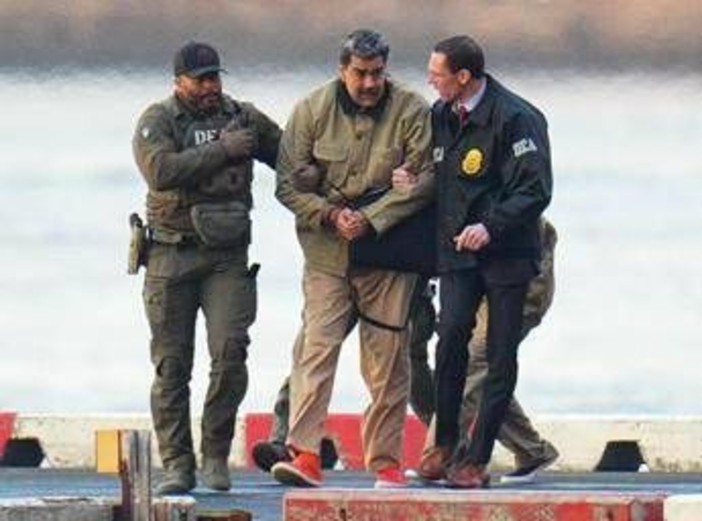 Maduro, il mini-show in aula: "Sono il presidente del Venezuela, mi hanno rapito: sono innocente" Maduro, il mini-show in aula: "Sono il presidente del Venezuela, mi hanno rapito: sono innocente"