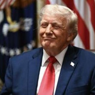 Trump vuole il suo volto stampato sulla banconota da 250 dollari Trump vuole il suo volto stampato sulla banconota da 250 dollari