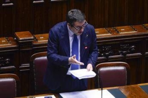 Caro carburante, Salvini: "Riserve aeroporti fino a tutto maggio, no emergenza"