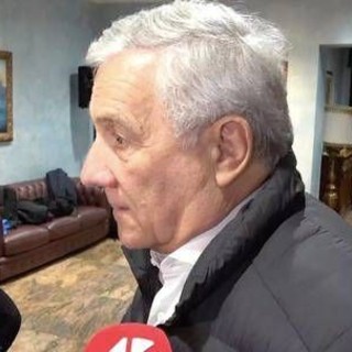 Studenti palestinesi arrivano a Ciampino, Tajani: "Aperto corridoio universitario per formare loro futura classe dirigente" Studenti palestinesi arrivano a Ciampino, Tajani: "Aperto corridoio universitario per formare loro futura classe dirigente"