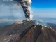 Eruzione Etna, voli in arrivo sospesi fino alle 12 all'aeroporto di Catania Eruzione Etna, voli in arrivo sospesi fino alle 12 all'aeroporto di Catania