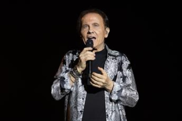 Roby Facchinetti sbaglia testo di 'Pierre' e si scusa: "Non mi capitava da 1976..."