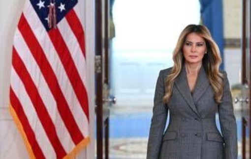 Vittime Epstein contro Melania: "Protegge i potenti e scarica su di noi"