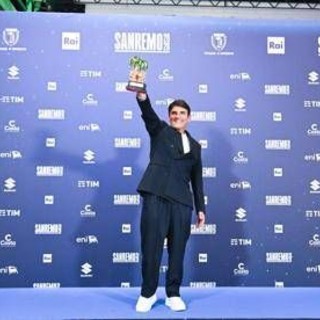 Sanremo, vince 'Per sempre sì' ma la Crusca boccia il testo: "Troppi luoghi comuni"