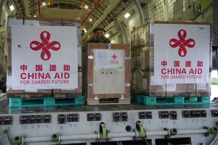Nepal, la Cina invia aiuti umanitari ed esperti per identificare le vittime Nepal, la Cina invia aiuti umanitari ed esperti per identificare le vittime