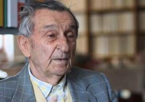 Morto a 100 anni Sergio Flamigni, ex senatore del Pci e partigiano Morto a 100 anni Sergio Flamigni, ex senatore del Pci e partigiano