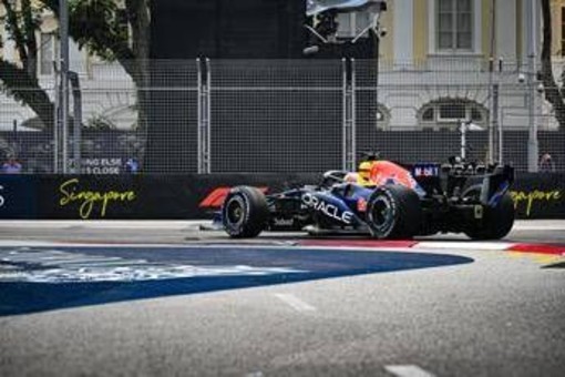 F1, Verstappen in pole nella Sprint del Gp di Singapore ma è a rischio penalità
