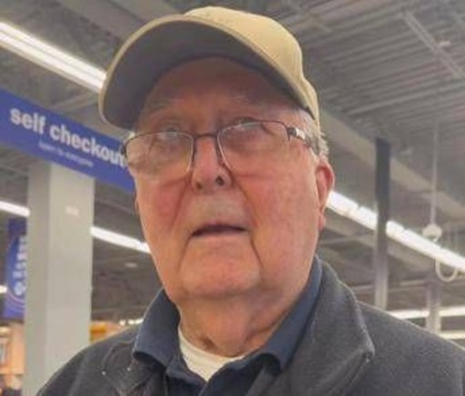 &quot;Ho 88 anni e devo lavorare&quot;, il web gli dona 1 milione e lo manda in pensione